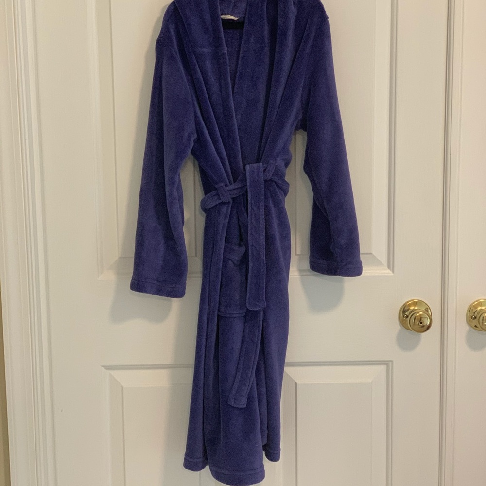 Lands’ End purple soft and fuzzy super comfy robe